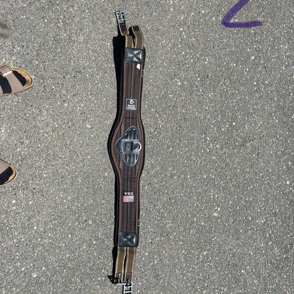 Majyke Equipe girth 50”